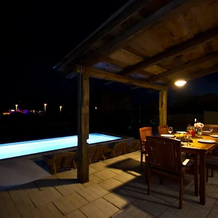 Villa Charming With Pool Near Split
