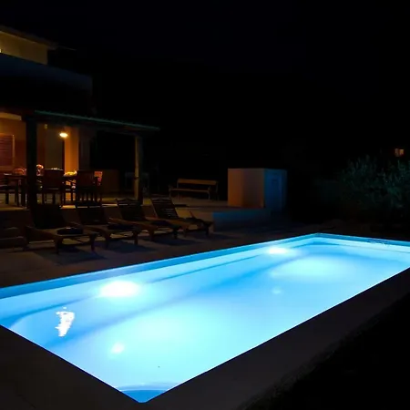 Villa Charming With Pool Near Split Kaštela