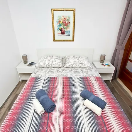 Villa Charming With Pool Near Split *