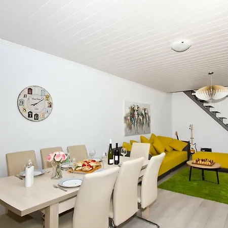 Villa Charming With Pool Near Split Kaštela