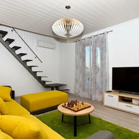Villa Charming With Pool Near Split